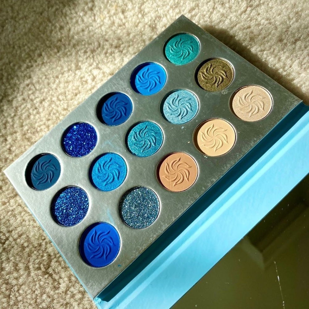 WATER PALETTE by Georgie's Brushes Cosmetics